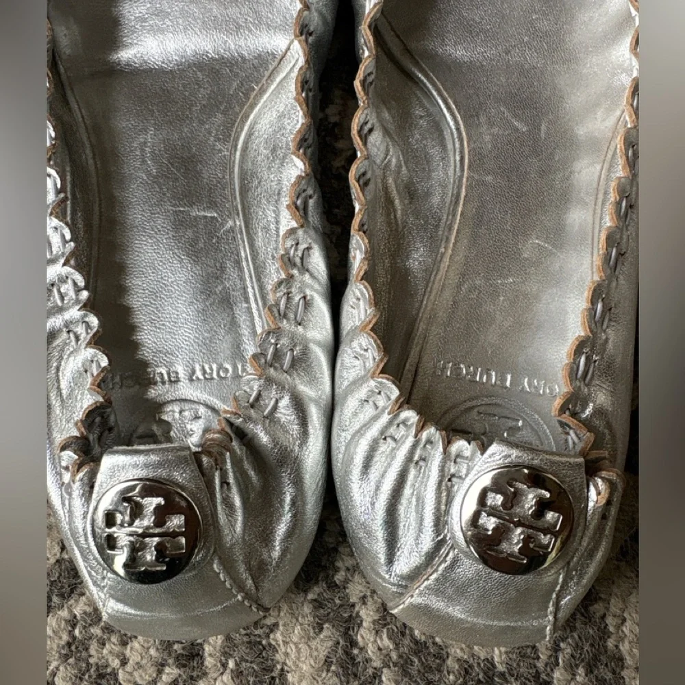 Tory Burch Metallic Ballet Flats with Tassels 7.5 - Picture 3 of 4